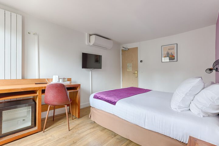 Room 16 of 38
