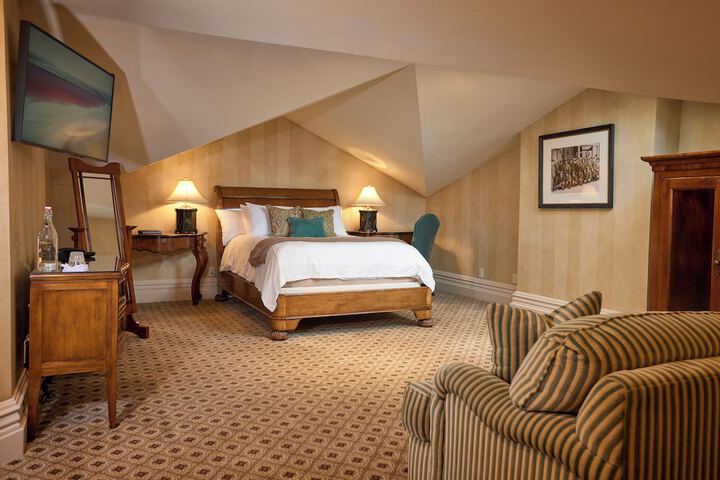 Room 3 of 37