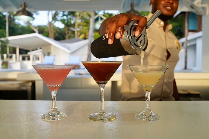 Lounge 108 of 124