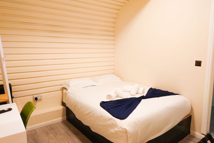 Room 13 of 113