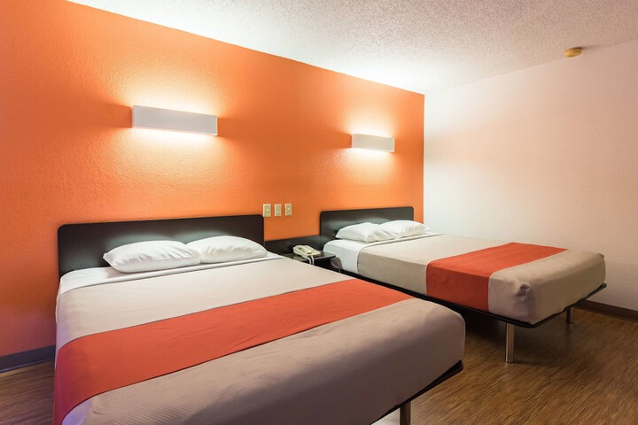 2 Queen Beds (4 of 7)