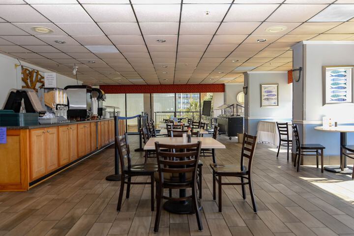 Breakfast area