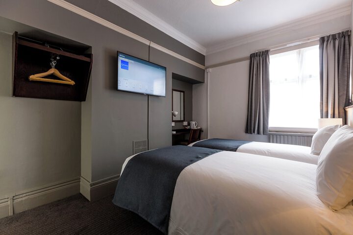 Room 6 of 23