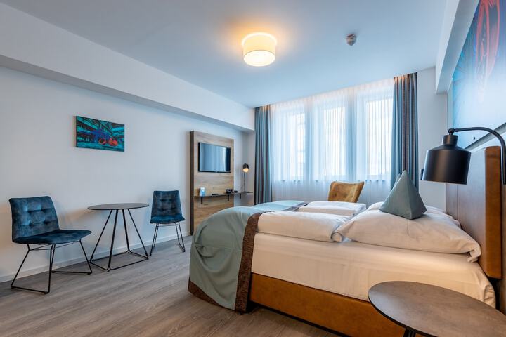 Room 9 of 42