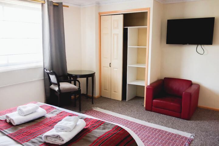 Room 10 of 35