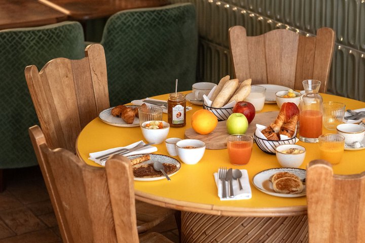 Breakfast/Coffee Service 39 of 44