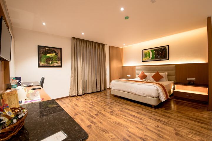 Room 10 of 35