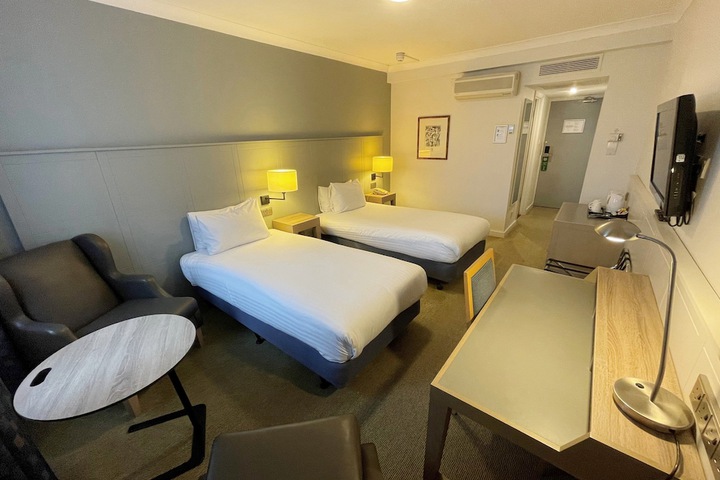 Room 15 of 68