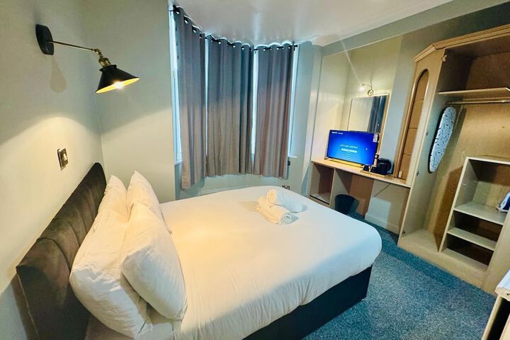 Room 16 of 41