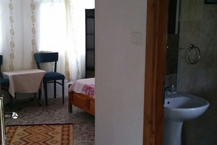Room 9 of 20