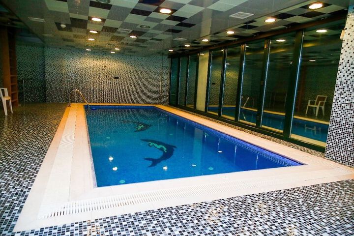 Pool 31 of 38