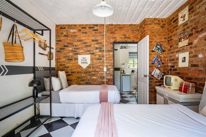 Room 8 of 23