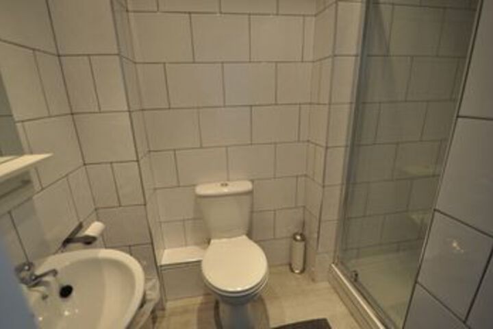Room 10 of 60
