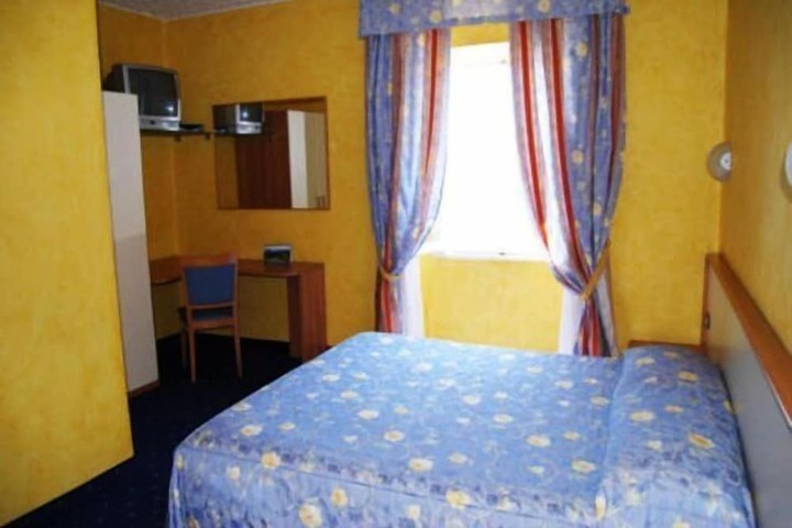 Room 7 of 54