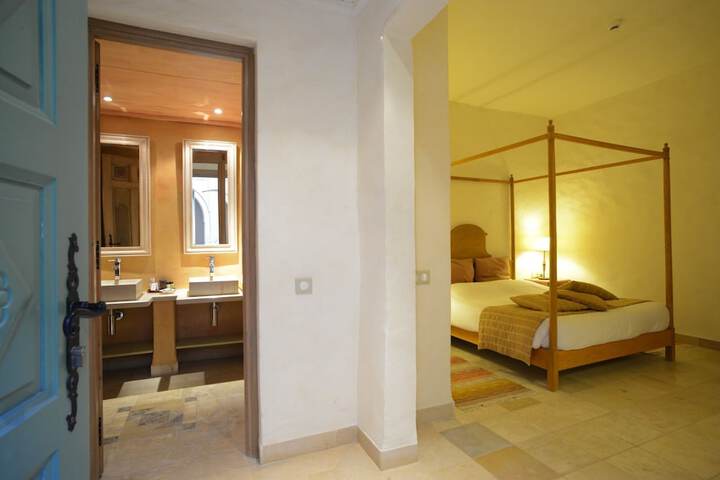 Room 5 of 34