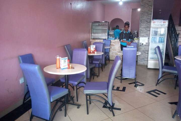 Dining 7 of 10