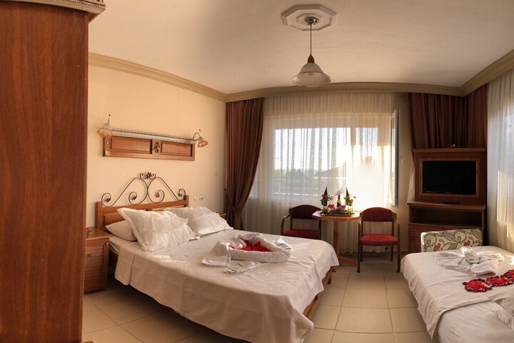 Room 8 of 52