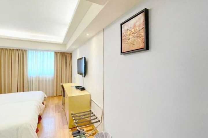 Room 12 of 78