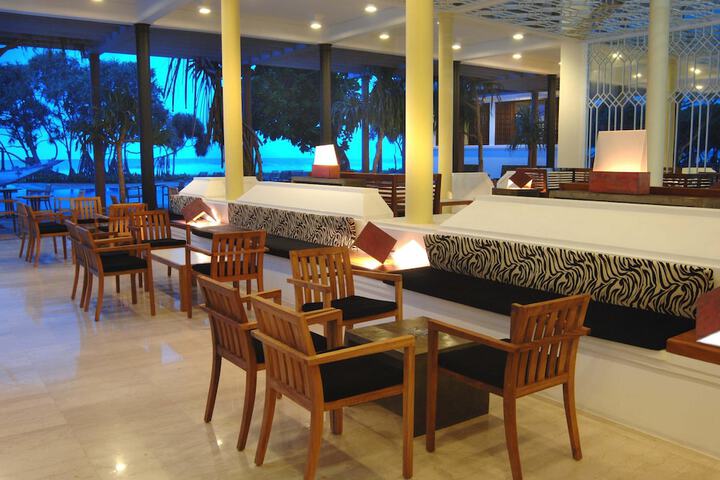 Lounge 63 of 73