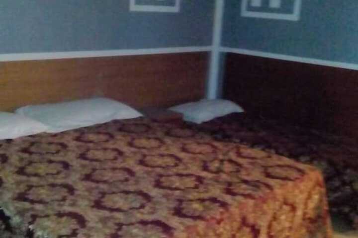 Room 10 of 12