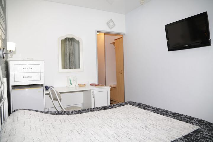 Room 12 of 44