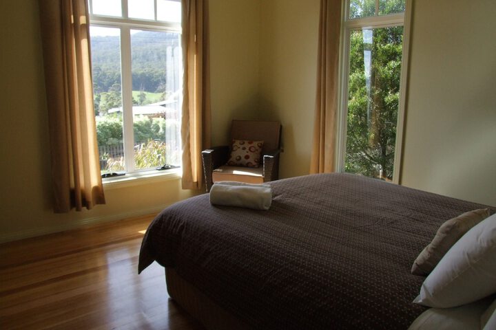 Room 2 of 35