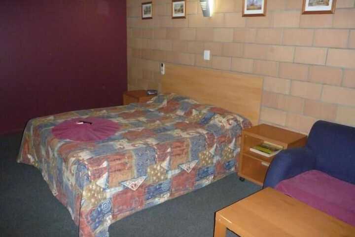 Room 6 of 6
