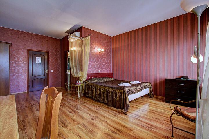 Room 17 of 37