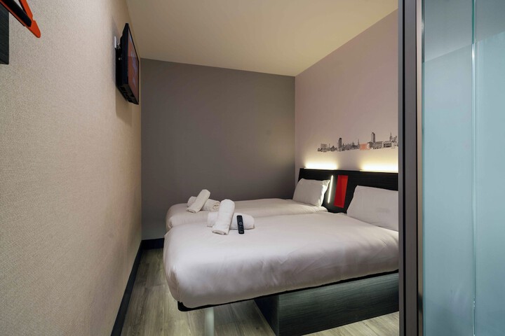Room 15 of 59