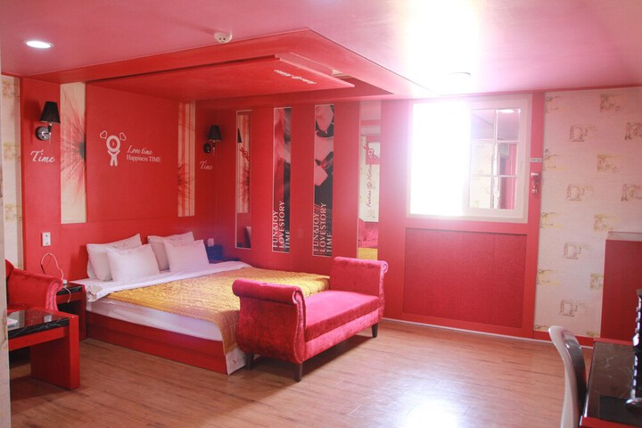 Room 75 of 84