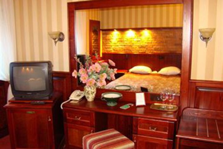Room 42 of 58