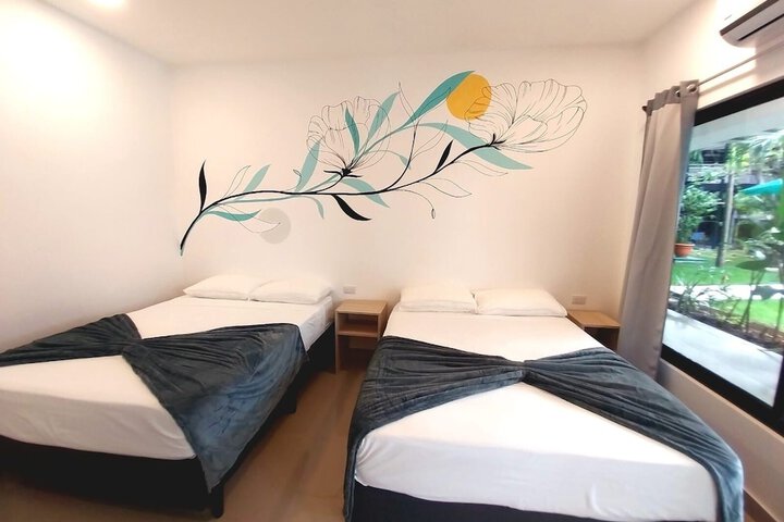 Room 6 of 99