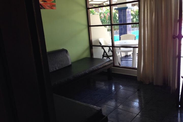 Room 18 of 33