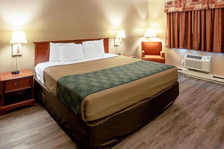 1 King Bed (11 of 14)