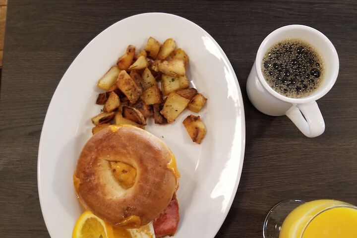 Breakfast/Coffee Service 6 of 8