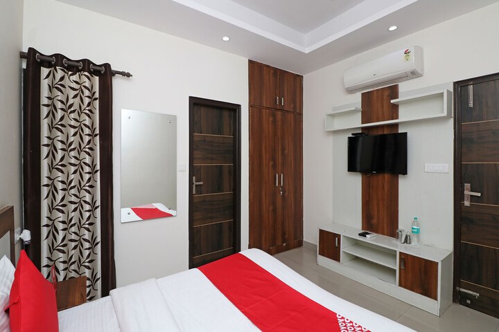 Room 9 of 23