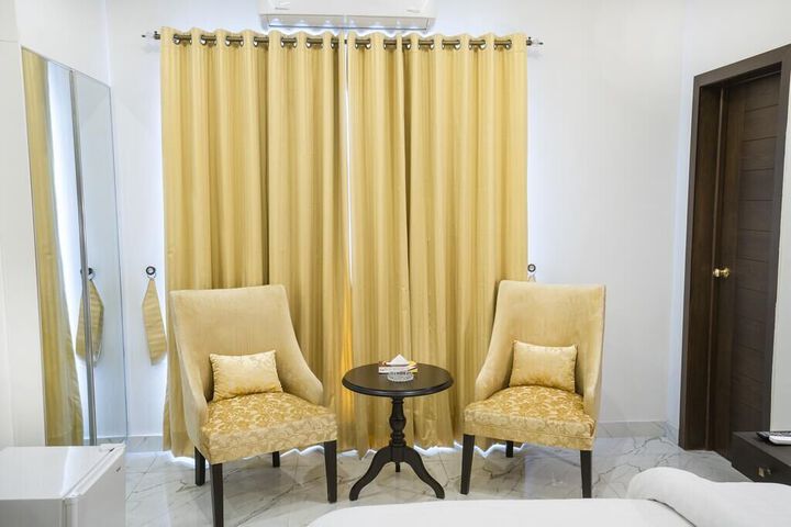 Room 41 of 43
