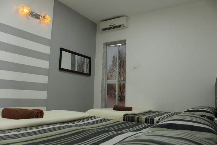 Room 8 of 69