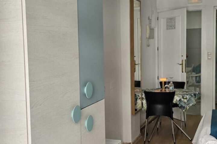 Room 12 of 28