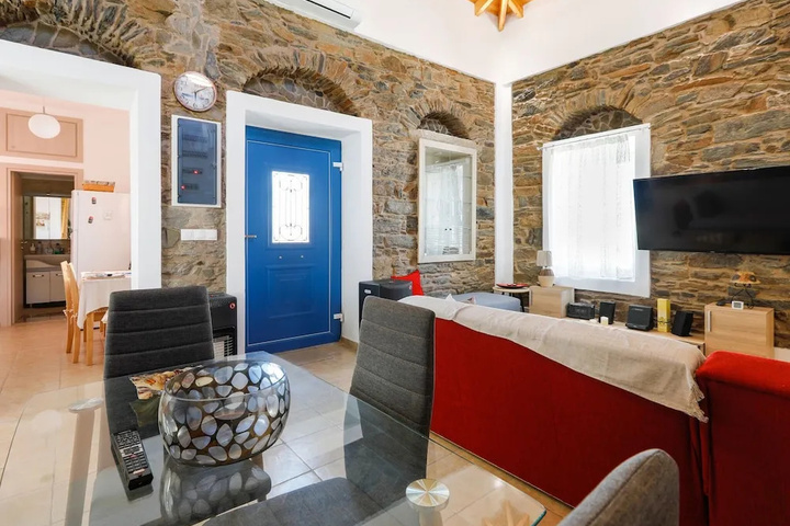 Simplistic Holiday Home in Oinousses With Balcony