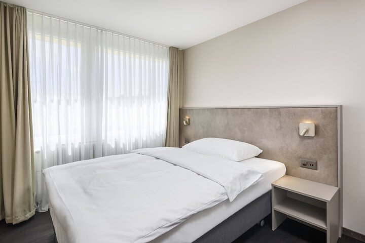 Room 5 of 35