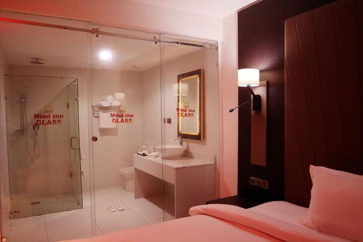 Room 4 of 13