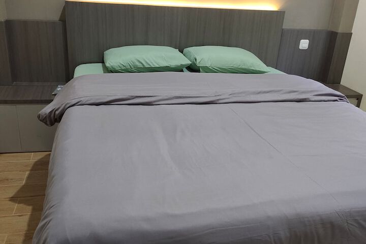 Room 4 of 17