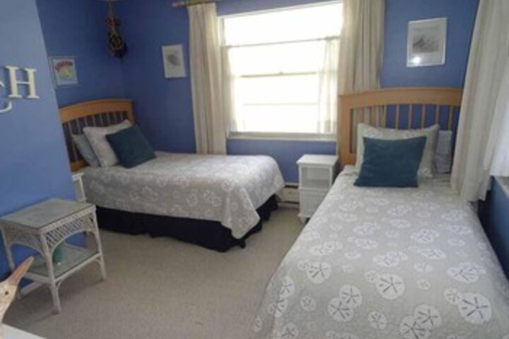 Room 15 of 22