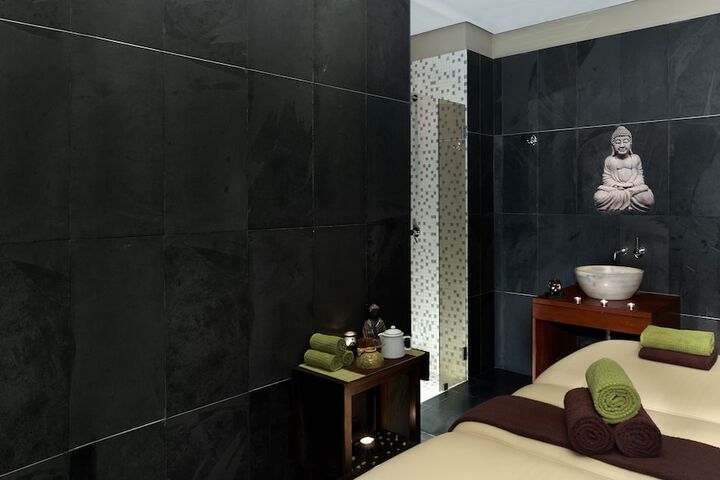 Room 41 of 77