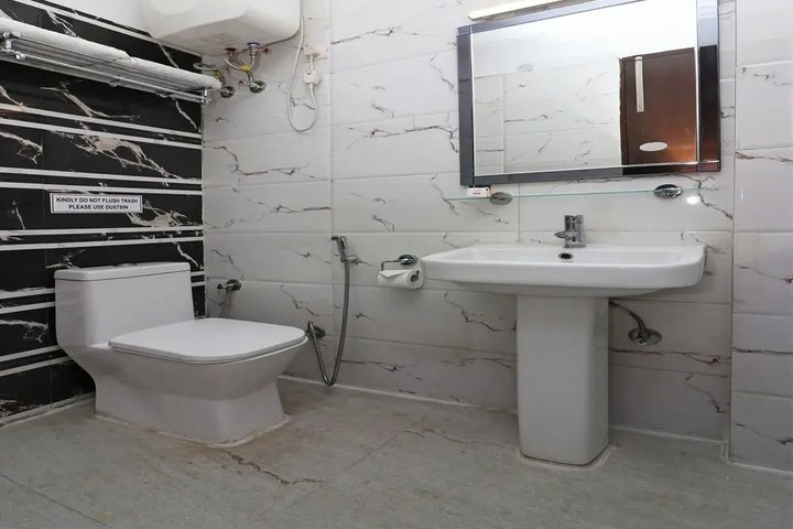 Room 8 of 16