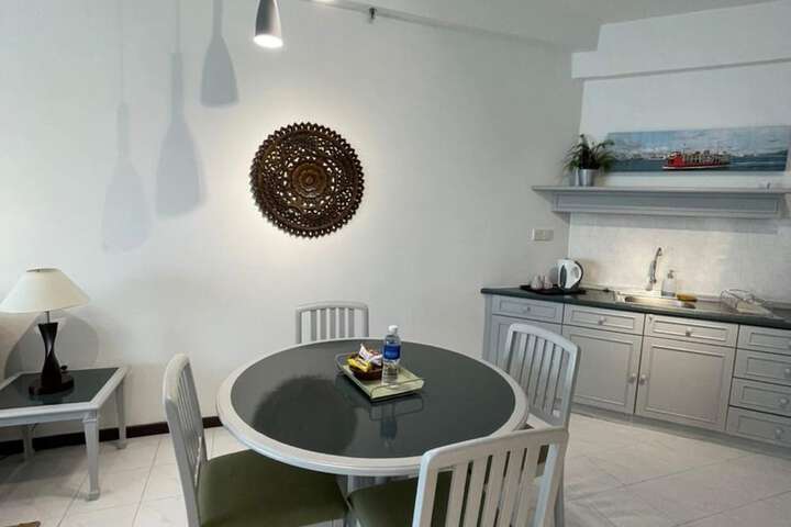 Dining 503 of 650
