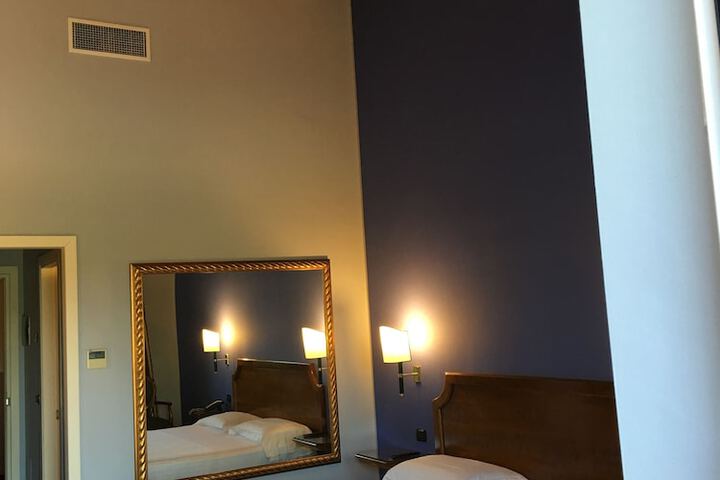 Room 56 of 110