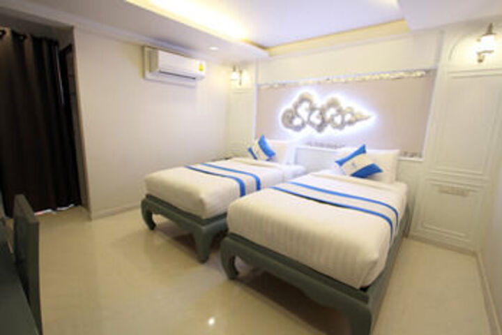 Room 89 of 145