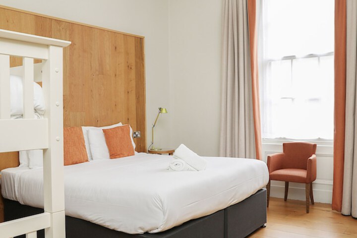 Room 44 of 108